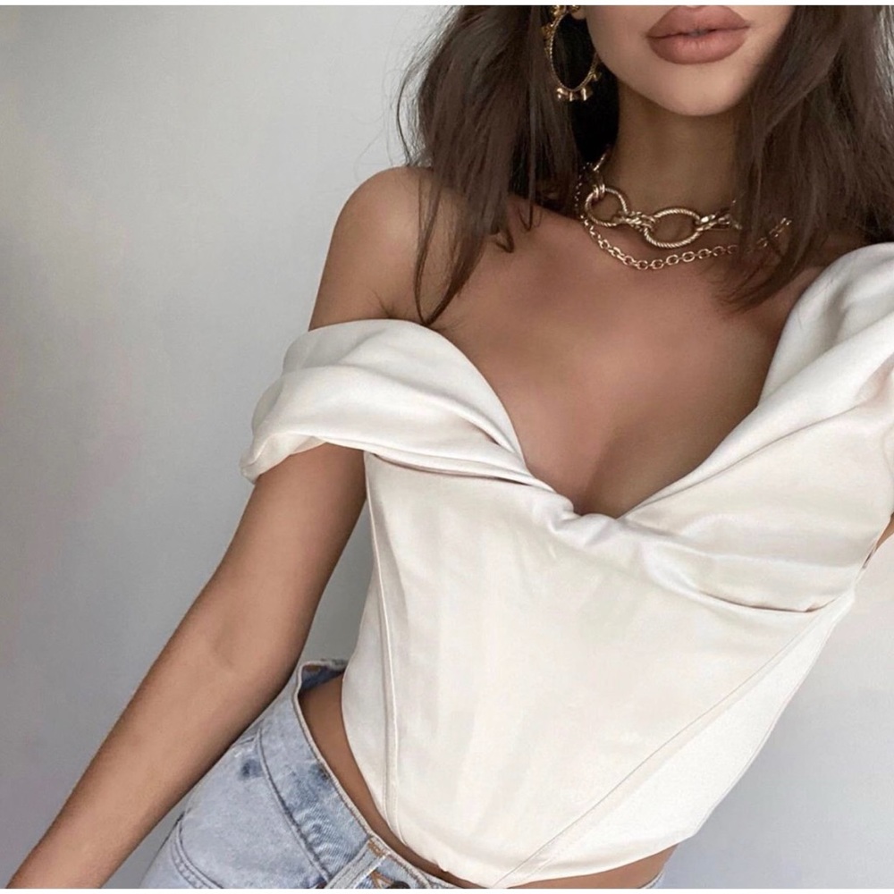 House of CB Silva Ivory Satin Draped Shoulder Corset Top - Picture 4 of 16